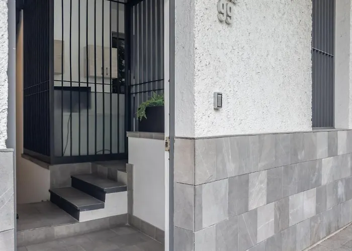 Spacious Urban Retreatwork&play In *